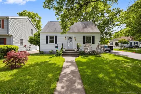 54 Mcmullen Ave, Stamford, CT 06902