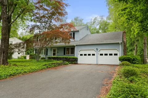 80 Farmstead Ln, Windsor, CT 06095