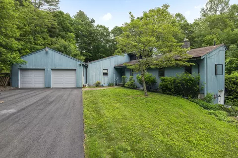 205 Butlertown Rd, Waterford, CT 06385