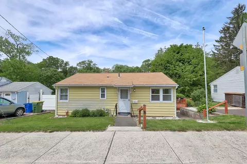 35 Brookview Ave, Waterbury, CT 06706