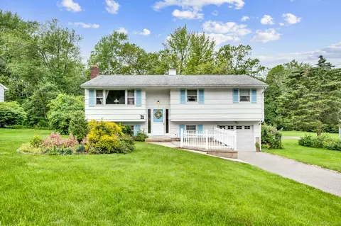 41 Londonderry Dr, Wallingford, CT 06492
