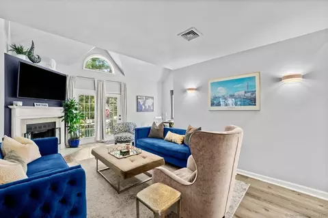 668 Glenbrook Rd #25, Stamford, CT 06906