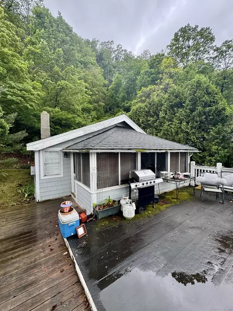343 W Wakefield Blvd, Winchester, CT 06098