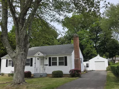 39 Miner Ave, Waterford, CT 06385