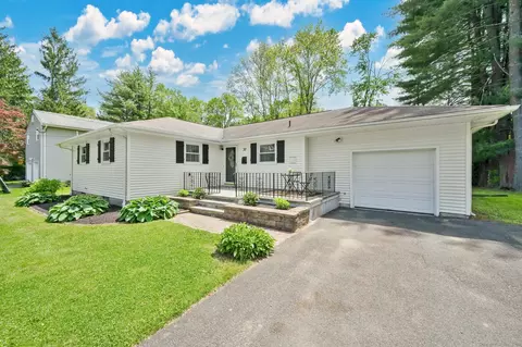 37 Portage Rd, West Hartford, CT 06117