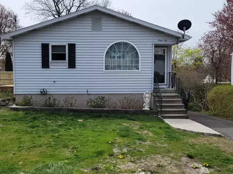 66 Macnamara St, Waterbury, CT 06708