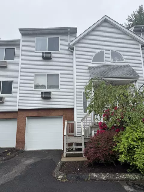 925 Oronoke Rd #12G, Waterbury, CT 06708