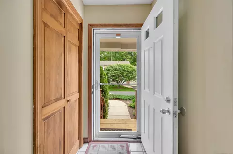 472 Carriage Dr #472, Southington, CT 06489