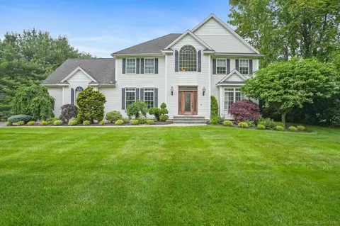 19 Twitchgrass Rd, Trumbull, CT 06611