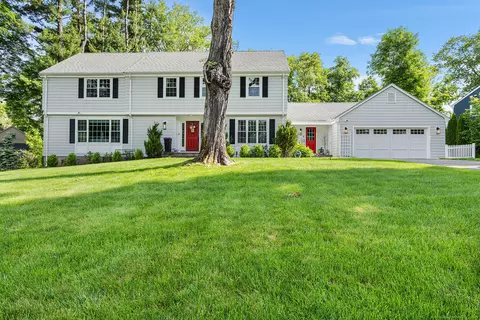 82 High Wood Rd, West Hartford, CT 06117