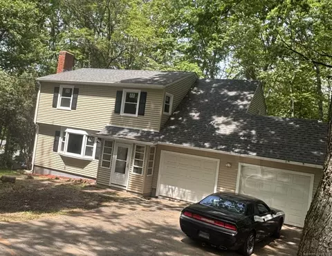 33 Hillsdale Dr, Ellington, CT 06029