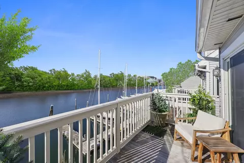 123 Harbor Dr #403, Stamford, CT 06902