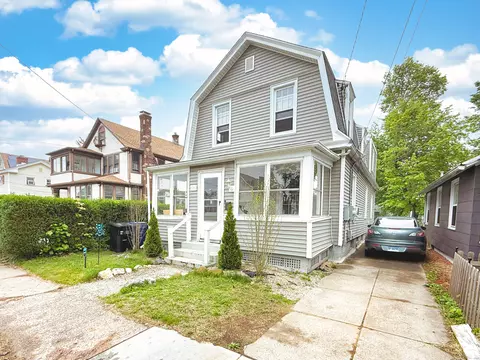 124 Richards St, West Haven, CT 06516