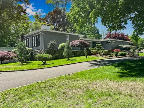 57 Old Mill Ln, Stamford, CT 06902