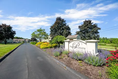 401 Summer Hill Dr #401, South Windsor, CT 06074