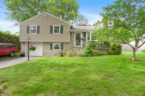 30 Karen St, Fairfield, CT 06824