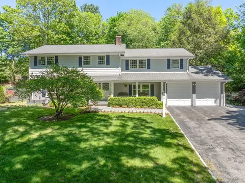 134 E Rocks Rd, Norwalk, CT 06851