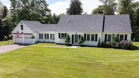 35 Old Newtown Rd, Monroe, CT 06468
