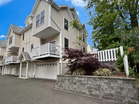 40 Ferris Ave #6, Norwalk, CT 06854