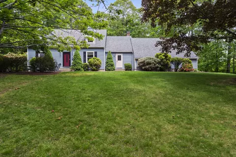 114 Dean Rd, East Lyme, CT 06333
