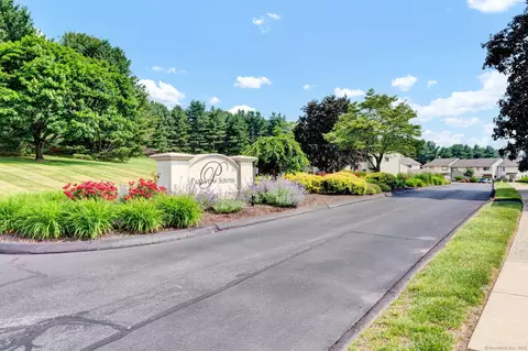 207 Summer Hill Dr #207, South Windsor, CT 06074
