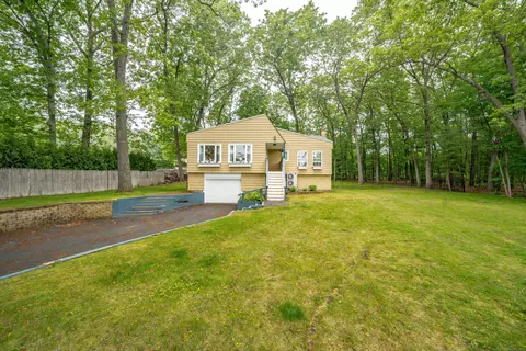 211 Brainard Rd, Enfield, CT 06082