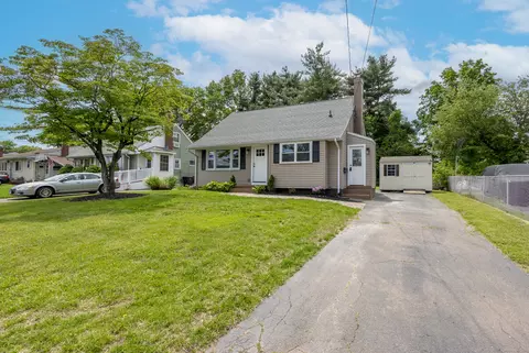 15 Farm Ct, New Britain, CT 06051