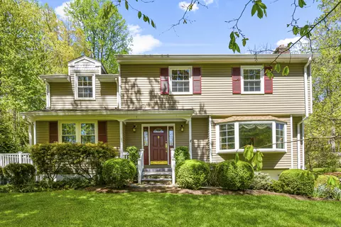 96 Surrey Rd, Stamford, CT 06903
