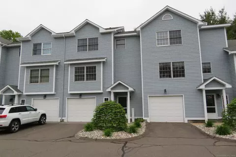 806 Fieldstone Ct #806, Colchester, CT 06415