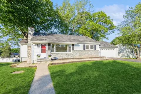 20 Karen Rd, Danbury, CT 06811