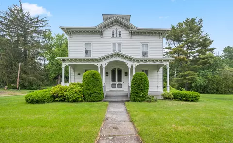 4 Main St, Willimantic, CT 06226