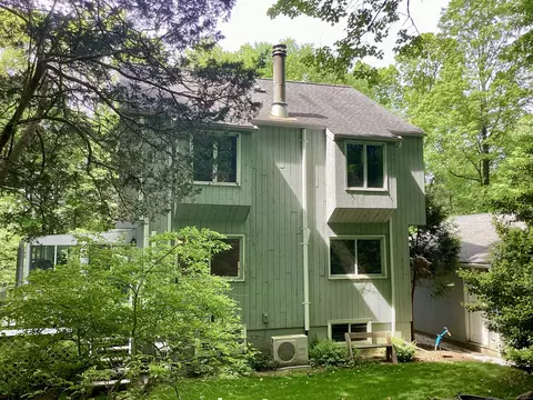 322 North St, Roxbury, CT 06783