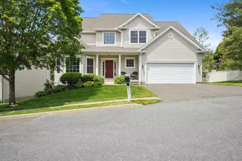 2 Tobins Ct, Danbury, CT 06810