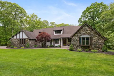 23 Ravens Croft Rd, Vernon, CT 06066