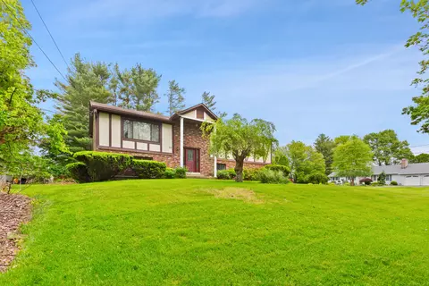 25 Fox Hollow Rd, New Fairfield, CT 06812