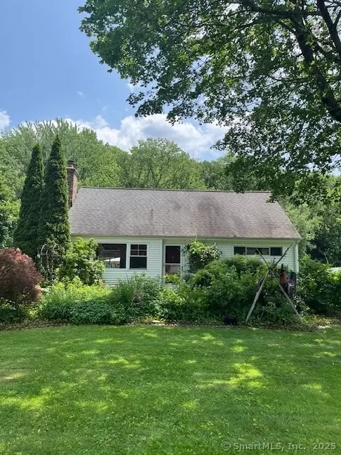 64 Hayes Rd, Tariffville, CT 06081