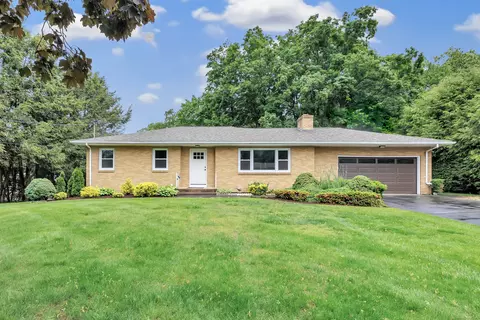 325 River Rd, Hamden, CT 06518