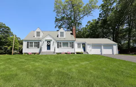 110 Cottage St, Trumbull, CT 06611