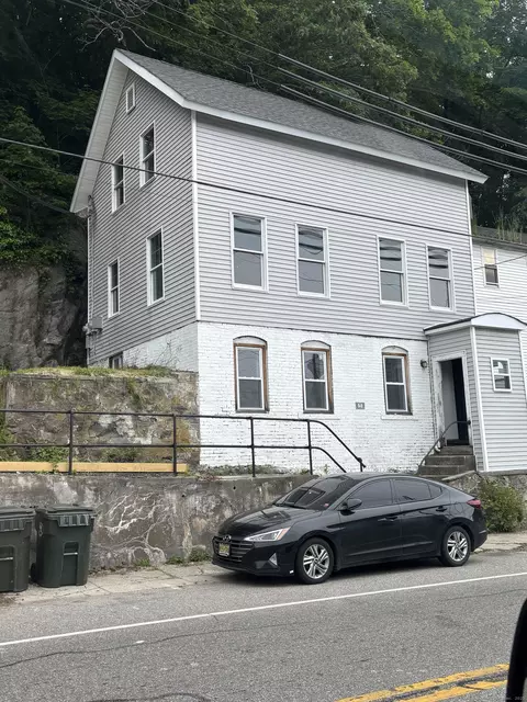 52 N Main St, Norwich, CT 06360