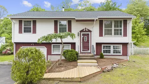 65 Celentano Dr, Naugatuck, CT 06770