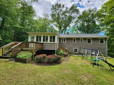 176 Hanover Rd, Newtown, CT 06470