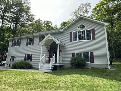 31 Cherry Hill Rd, Brooklyn, CT 06234