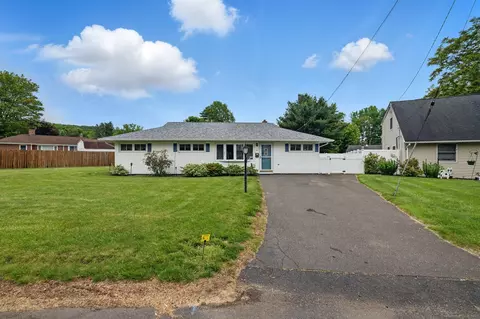 22 Dogwood Rd, Plainville, CT 06062