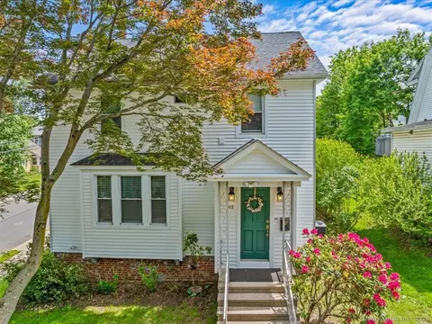 102 Columbus Ave, Meriden, CT 06451