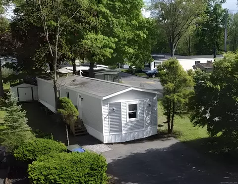 45 Twin Oaks Ln, Danbury, CT 06810