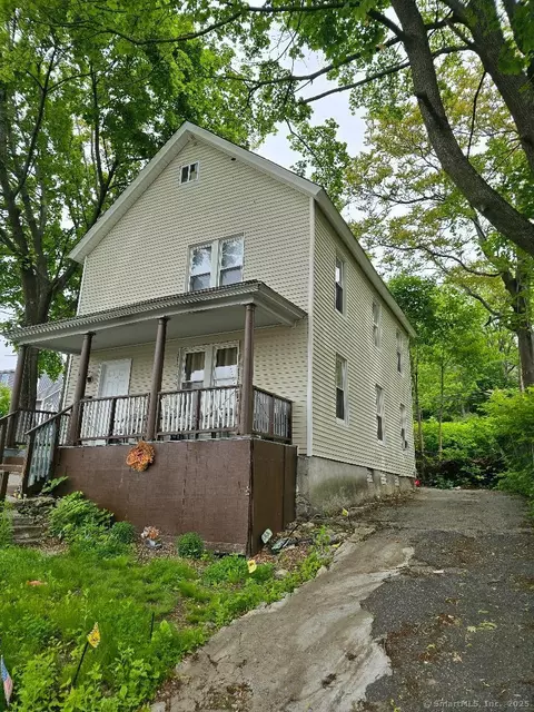 11 Cossett St, Waterbury, CT 06704