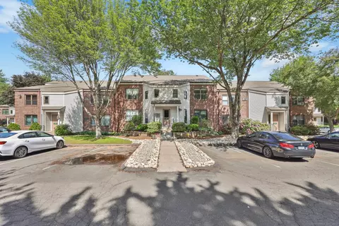 27 Wellington Dr #27, Farmington, CT 06032