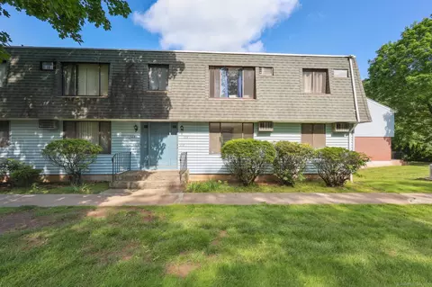 612 Blackstone Vlg #612, Meriden, CT 06450