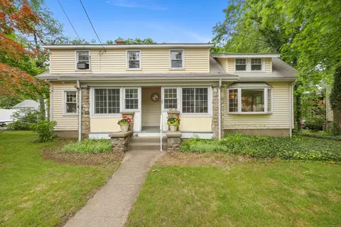28 Leonard St, Stamford, CT 06906