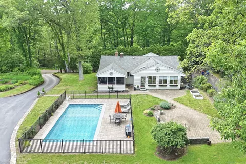 44 Josies Ring Rd, Monroe, CT 06468